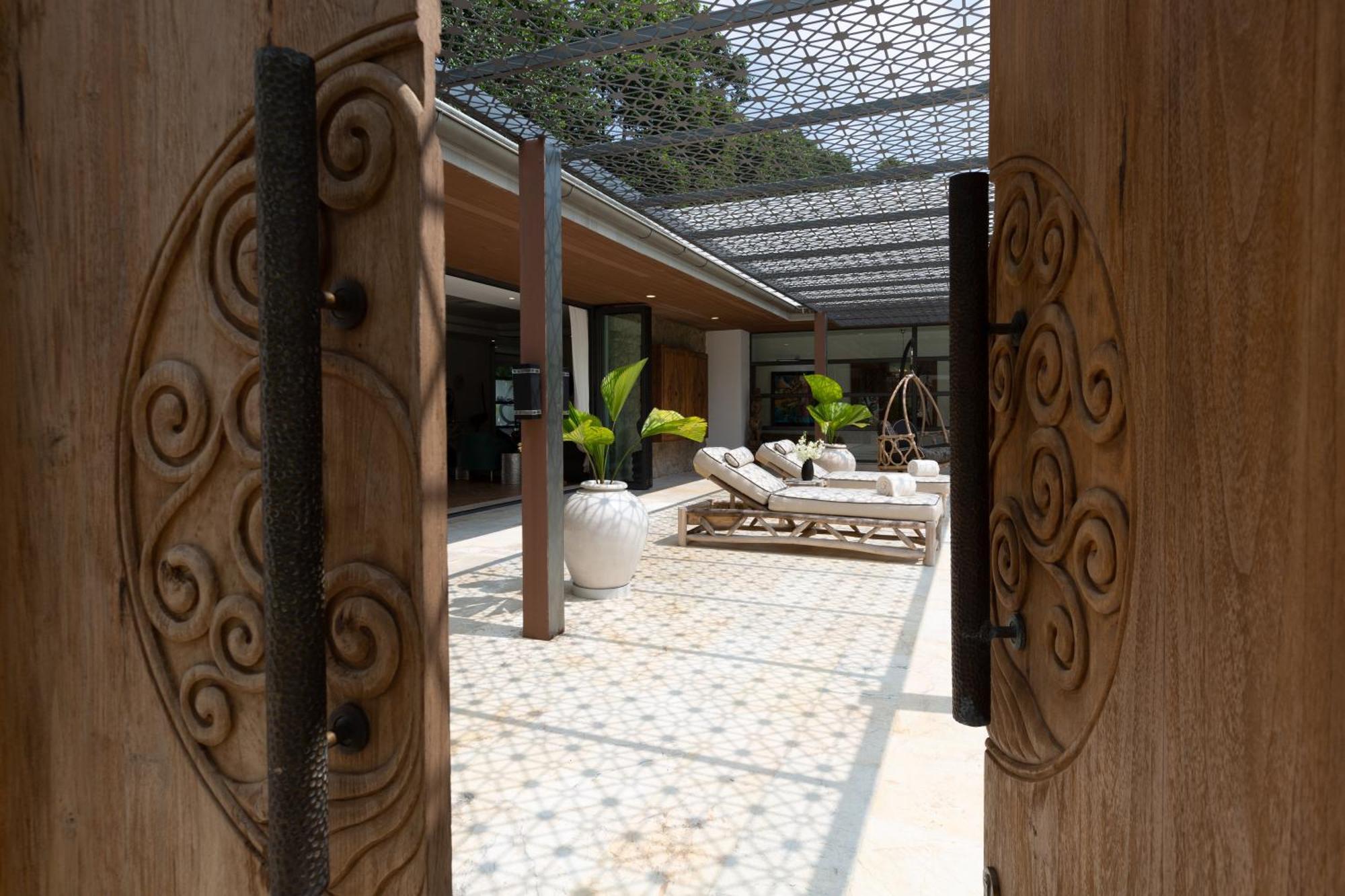 Villa Luxury Tropical Riverside With Private Pool And Garden In Koh Samui