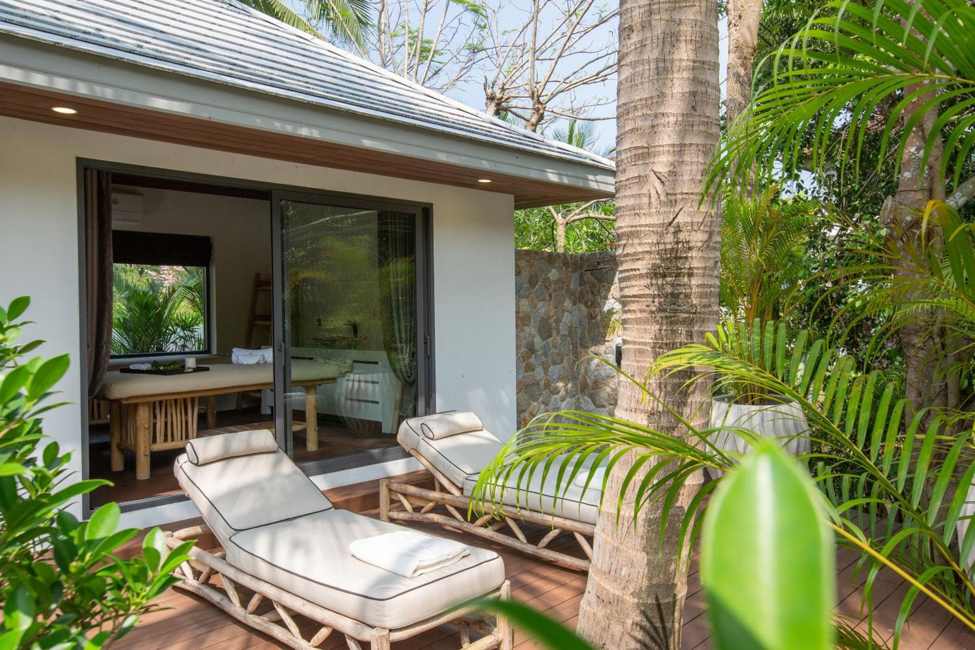 Luxury Tropical Riverside With Private Pool And Garden In Koh Samui *